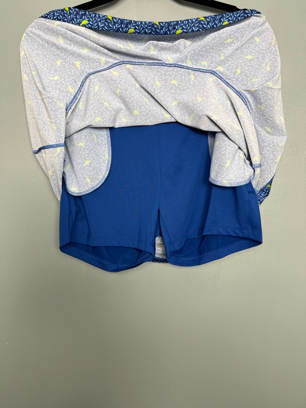 NWT Sport Haley Golf Skort Active Skirt Blue Yellow Birds Women's Size XS - Picture 3 of 6